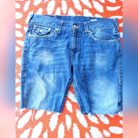 True Religion Cut-Off Jeans Shorts Men sz 36 Medium Fade - Picture 1 of 9